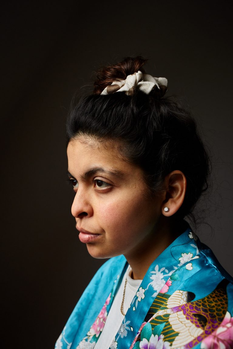 Portrait von Schauspielerin Valentina Schüler in ihrer Wohnung / aus: „Kultur in der Krise“ in ver.di publik
/ 2021